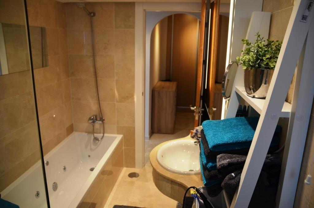 Ferienwohnung Penthouse Mit Privatem Jacuzzi In Marbella - La Mairena Ojén Exterior foto